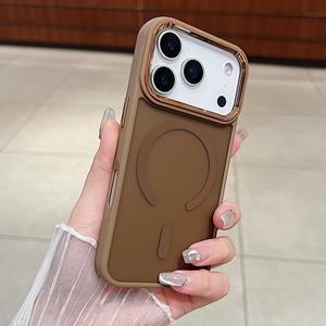 Nouvelle coque pour iPhone 17 avec finition mate douce au toucher et absorption magnétique pour 16/15/14, dotée d'un anneau de lentille électroplaqué - Product Image 3