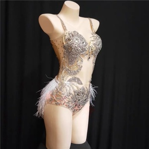 Conjunto de Disfraz Sexy y Lindo para Bailarina Latina de Club Nocturno, con Plumas, Diamantes de Imitación, Abertura Alta, Elástico, para Actuaciones en Escenario - Product Image 1