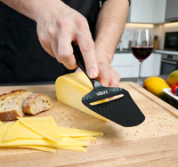Trancheuse à fromage portable noire antiadhésive avec revêtement électrophorétique, texture nid d'abeille, épandeur de beurre en acier inoxydable, compatible lave-vaisselle