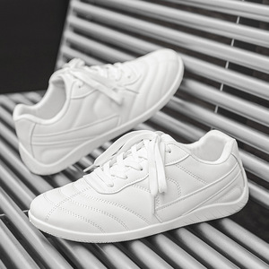 Chaussures de cyclisme pour femmes 2026 en cuir, style couple, à tige basse, semelle rigide fine, pour sports de plein air et course - Product Image 1