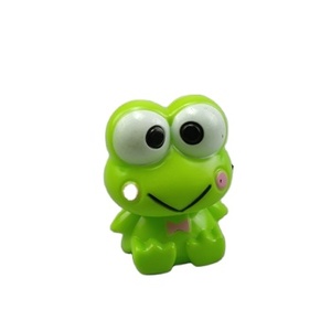 Novedosa Lámpara Nocturna LED Verde con Forma de Animalito Kawaii, Lámpara de Noche Suave de ABS con Enchufe, Decoración para Dormitorio y Sala de Estar - Product Image 4