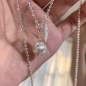 Collar con Colgante de Mariposa de Plata de Ley S925, Acabado Cepillado Estrellado, Color Brillante, Estilo Retro, Lujo Ligero, Encanto Único - Product Image 1