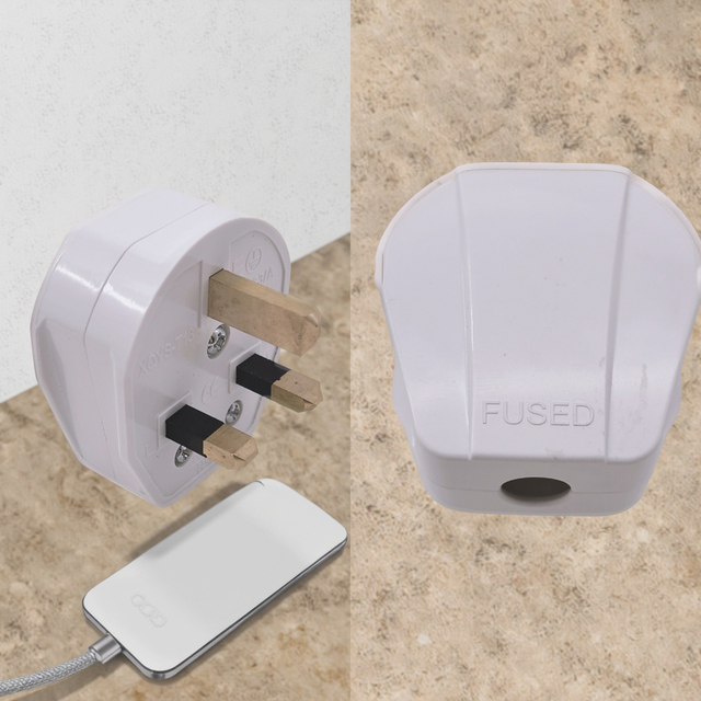 TOP 3 Pin British Plug 13A Fuse with NFC IP11 Self-Test Flame Retardant in White Color UK Standard Residential Use