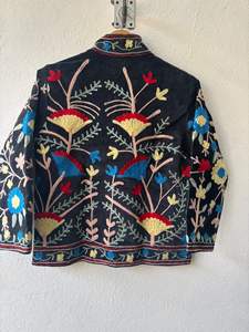 Blouson bomber femme noir brodé de motifs floraux, tricoté, respirant, style ethnique, inspiré de l'art populaire, à manches longues, pour l'hiver - Product Image 3