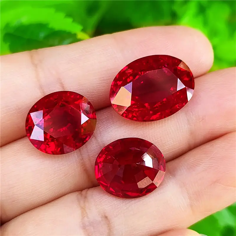 Tổng hợp Pigeon máu đỏ Ruby hình dạng hình bầu dục Thái Lan cắt Corundum đá quý đá với các vết nứt và vùi cho đồ trang sức làm