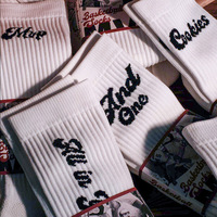 Chaussettes de sport épaisses antidérapantes en éponge pour l'extérieur Chaussettes de sport de basket-ball de course noires pour hommes avec logo personnalisé