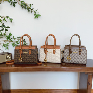 Sacs à Bandoulière et Sacs Travers Designer pour Femmes – Vente en Gros de Sacs à Main de Luxe et Sacs Cabas Décontractés avec Logo Imprimé Personnalisé - Product Image 5