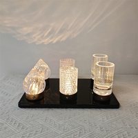 Lampade da Tavolo Minimaliste Classiche Moderne con Controllo Touch a Batteria, Base in Alluminio, Paralume in Acrilico e Cristallo per Ristoranti, Caffè e Casa