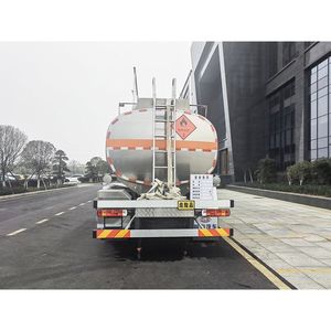 6X2 Large Logistics <b>Hub</b> Fuel Distribution Custom Emission and Steering Made in China ISO CCC Certified Fuel Tank Truck - Product Image 5