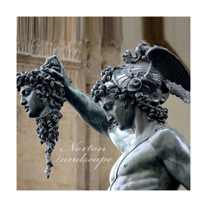 Figura de mitología griega y romana de bronce, estatua de Perseus, cabeza de retención, escultura de Medusa - Product Image 1