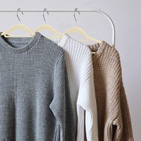 Cintres modernes antidérapants en velours, robustes en plastique, écologiques pour pantalons, gain de place dans la garde-robe, conception flexible