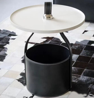 Table basse moderne pour salon, petite, ronde, avec structure en métal et plateau en cuir, design d'angle intelligent, disponible en blanc/noir/orange
