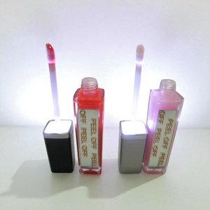 Brillo de labios plástico con luces LED Color personalizable cosmético - Product Image 5