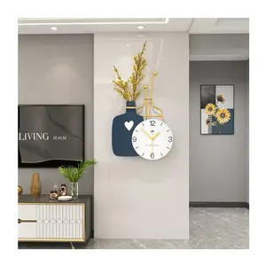 Modern minimalist wall clock European light luxury home decoration clock wall hanging personality creative wall clock