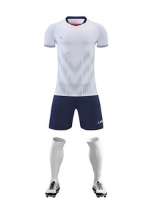 26 maillots de football hautement personnalisables. Nous prenons en charge les commandes que nos concurrents n'osent pas prendre en charge. Contactez-nous pour plus d'informations. - Product Image 6