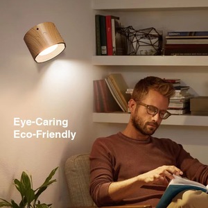 Lámpara de pared creativa con diseño de madera, luz de noche con carga USB, luz LED táctil con succión magnética, lámpara de pasillo con protección ocular y regulación de intensidad. - Product Image 5