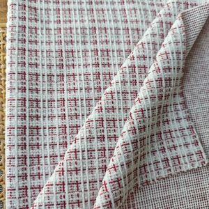 ผ้าทวีดถัก<span class=keywords><strong>ล</strong></span>ายตารางแบบแจ็คการ์ดเนื้อเดียวสุดหรู ด้วยเส้นด้ายย้อมสีพิเศษ สไตล์ชานแน<span class=keywords><strong>ล</strong></span> สำหรับเสื้อโค้ทผู้หญิง <span class=keywords><strong>น</strong></span>้ำหนัก 280 กรัม ยืดหยุ่น ไม่ยับง่าย - Product Image 4