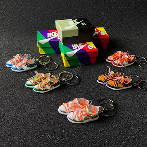 Breloques de sac en PVC souple imprimées à la main avec boîte, porte-clés chaussure 3D <span class=keywords><strong>mini</strong></span>, cadeau tendance - Product Image 4