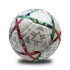 उच्च गुणवत्ता सबसे लोकप्रिय सॉकर बॉल डिज़ाइन अनुकूलित 3.5 मिमी पीवीसी फोम चमड़े की फुटबॉल बॉल आकार 5
