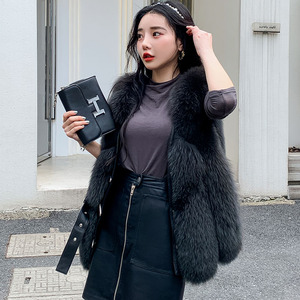 Gilet en fausse fourrure pour femme, court et sans manches, chaud pour l'hiver, en fourrure de renard, vêtement d'extérieur décontracté et élégant - Product Image 5
