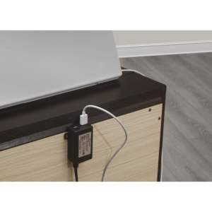 DB Brown Cherry Finish Meubles de chambre à coucher de transition à 3 tiroirs 1pc Table de chevet avec 2 ports USB pour une utilisation en appartement - Product Image 5