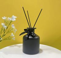 Bouteille diffuseur d'arôme d'aromathérapie huile essentielle de luxe personnalisée de 150ml 200ml bouteille vide diffuseur de parfum roseau en verre ambré