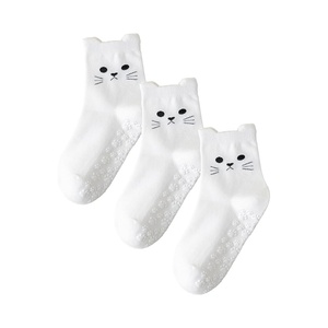 Venta al por mayor ODM de alta calidad Digital Cat Paw Pilates calcetines deportivos mujeres jóvenes antideslizante agarre logotipo personalizado puño lindo Yoga Barre - Product Image 4