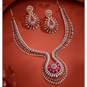 Bijoux fantaisie de luxe pour femmes en laiton, imitation or, avec revêtement anti-oxydation, pour une utilisation longue durée, provenant d'un fournisseur indien. - Product Image 4