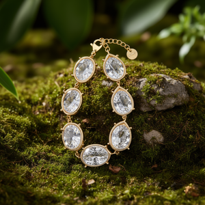 Pulsera de Acero Inoxidable Chapada en Oro con Piedras Transparentes, Joyería de Moda Sostenible y Resistente - Product Image 3