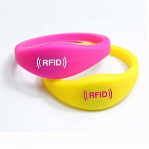 Pulsera de Silicona RFID Personalizada con Sensor de Radiofrecuencia para Parques Acuáticos, Brazalete NFC - Product Image 1