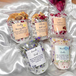 Sels de bain aromatiques en sachet aux pétales de rose séchés et tranches de citron, parfum longue durée pour un bain relaxant - Product Image 1