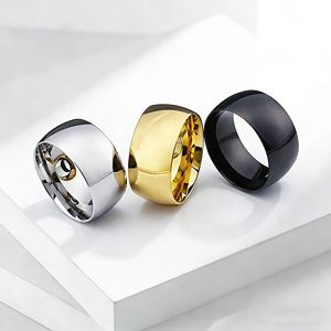Anillo de pulgar unisex minimalista de titanio y acero de Yunnique con un diseño audaz y grande, con un estilo hip-hop punk. - Product Image 1