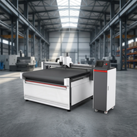 Système de découpe CNC à couteau vibrant pour le traitement des tissus de vêtements et de textiles domestiques, stable et à haute efficacité