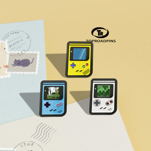 Ủng Hộ Thẻ Vui Dễ Thương Thiết Kế Cứng Mềm Tráng Men Kim Loại Bán Buôn Ve Áo Pins Phù Hiệu Anime Tùy Chỉnh Phim Hoạt Hình Men Pins - Product Image 3