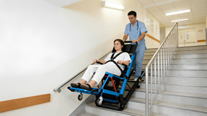 Fauteuil roulant électrique en alliage d'aluminium <span class=keywords><strong>pour</strong></span> monter les escaliers, <span class=keywords><strong>pour</strong></span> personnes âgées et handicapées, utilisation à domicile, monte-escalier portable avec garantie d'un an - Product Image 5