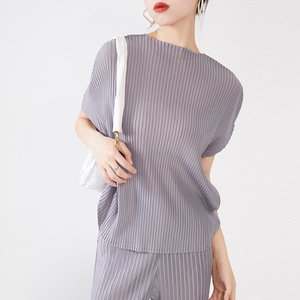 Conjunto de Dos Piezas de Verano PY Ecológico 100% Poliéster para Mujer, Elegante, Texturizado, Plisado, Casual, Holgado, Top y Pantalones Cortos - Product Image 4