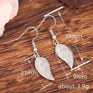 Eleganti Orecchini a Goccia a Forma di Foglia per Donne, Gioielli Minimalisti Chic per Uso Quotidiano - Product Image 3