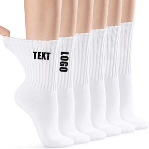 جوارب مخصصة للجنسين بتصميم شخصي وشعار مخصص، جوارب بيضاء عادية رياضية متوسطة الطول - Product Image 2