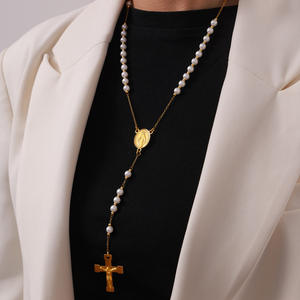 Collier pendentif rond en forme de <span class=keywords><strong>camée</strong></span> avec pompon et croix, en acier titane plaqué or, bijoux de mode - Product Image 4