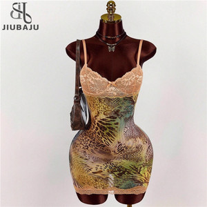 Abito da donna sexy con stampa patchwork in pizzo, scollo basso, trasparente, per vacanze al mare, feste, clubwear, vestito aderente sui fianchi - Product Image 1