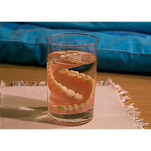 เม็ดทำความสะอาดสำหรับอุปกรณ์จัดฟันแบบใส Sowsmile Dental Oral Teeth Tooth Braces Tray <span class=keywords><strong>Invisalign</strong></span> <span class=keywords><strong>Retainer</strong></span> Aligner ช่วยฆ่าเชื้อแบคทีเรีย กำจัดกลิ่นไม่พึงประสงค์ - Product Image 4