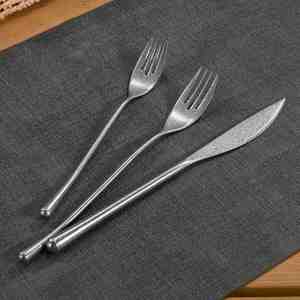 Juego de cubiertos vintage de acero inoxidable estilo occidental: cuchillo para carne, tenedor, cuchara, tenedor para fruta, cuchara para postre, juego de cubiertos de mango largo - Product Image 4