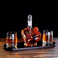 Ensemble de carafe à whisky en verre borosilicate en forme de doigt d'honneur avec un ensemble de verres à shot