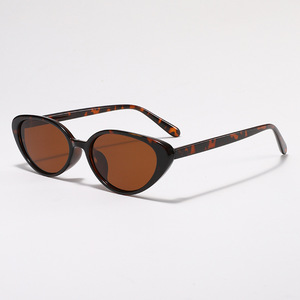 Gafas de Sol Retro de Alta Calidad TR90, Gafas de Moda con Protección UV400 y Diseño Ojo de Gato para Mujer 2025 - Product Image 4