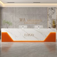 Bureau de réception exécutif moderne de luxe, design en bois, éclairage LED, finition vernie robuste