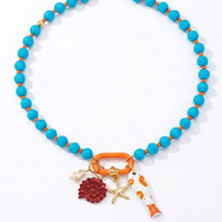 Collier artisanal coloré en perles, pendentif en forme d'animal (poisson, étoile de mer, cœur)