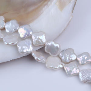 Perle baroque unique en coquille naturelle blanche de 10 mm, demi-trou, pour la fabrication de boucles d'oreilles artisanales - Product Image 3