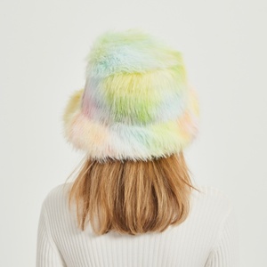 Chapeaux de pêcheur en fausse fourrure pour femmes, imprimé léopard, multicolores, duveteux, chauds, chapeaux en fourrure de renard tendance pour l'hiver. - Product Image 6