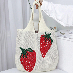 <span class=keywords><strong>Sac</strong></span> en crochet <span class=keywords><strong>à</strong></span> motif de fraises mignon personnalisé, grand <span class=keywords><strong>sac</strong></span> <span class=keywords><strong>à</strong></span> <span class=keywords><strong>main</strong></span> de style vacances pour les adolescentes, les étudiants, les voyages en plein air - Product Image 1