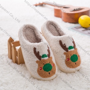 Pantofole Invernali Personalizzate da <span class=keywords><strong>Donna</strong></span>, Calde e <span class=keywords><strong>Antiscivolo</strong></span>, in Peluche, Ricamate, Morbide e Confortevoli, con Motivo Renna Natalizia - Product Image 3